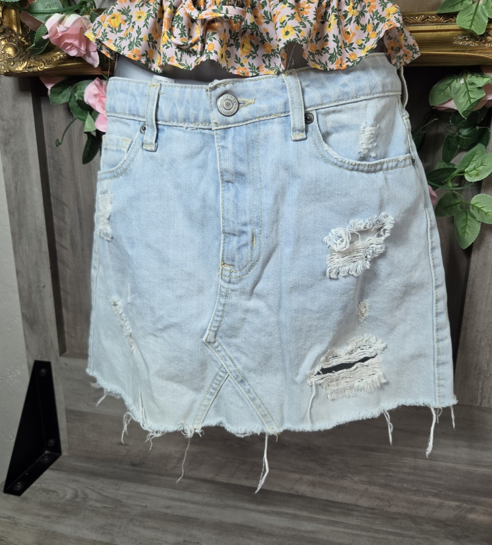 Aeropostale Distressed Denim Mini Skirt Womens Size 2 Light Wash Raw Hem Y2K